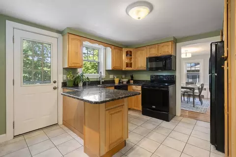 12 Maple Rd, Melrose, MA 02176 photo 8
