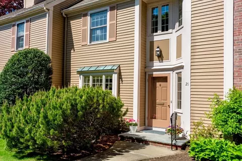 21 Oakland Ave #21, Needham, MA 02492