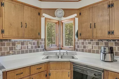 41 Murray Rd, Ashburnham, MA 01430 photo 3