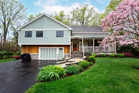 25 Kings Row Ln, Framingham, MA 01701