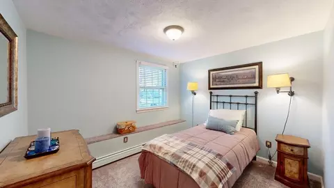 Bedroom - 39 Riverside Dr, Reading, MA 01867 photo 5 of 5