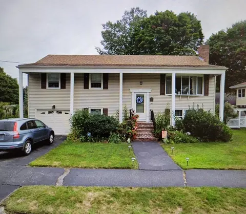 Exterior - 39 Riverside Dr, Reading, MA 01867 photo 2 of 10