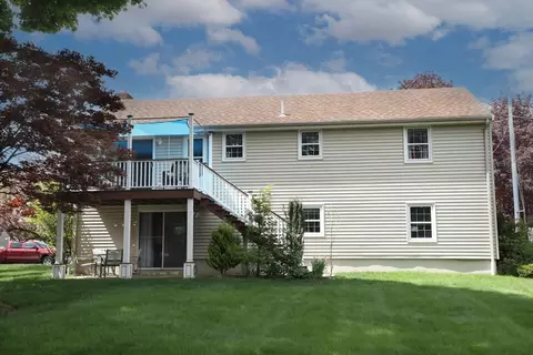 Exterior - 39 Riverside Dr, Reading, MA 01867 photo 10 of 10