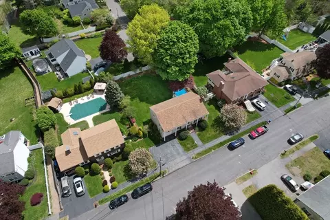 View/Area - 39 Riverside Dr, Reading, MA 01867 photo 2 of 3