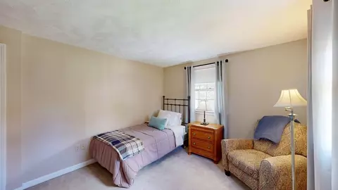 Bedroom - 39 Riverside Dr, Reading, MA 01867 photo 4 of 5