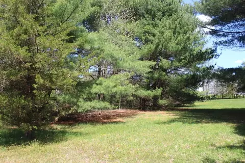 5 Paddock Ln, Millis, MA 02054 photo 2
