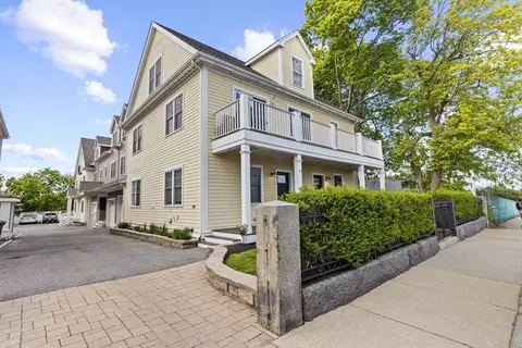 9 Park St #3, Boston, MA 02122