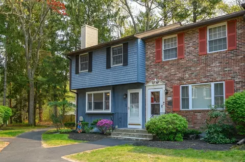 5 Treetop Ln #1, Kingston, MA 02364