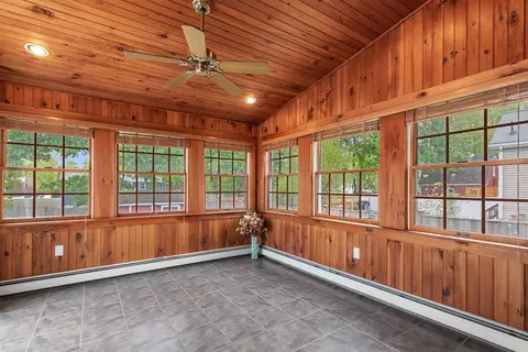 17 Wilson St, Reading, MA 01867 photo 9