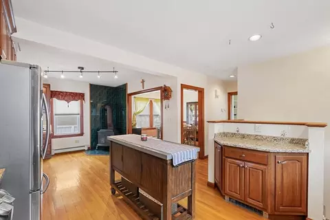 17 Wilson St, Reading, MA 01867 photo 5