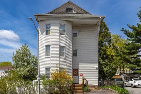 60 Esther St, Worcester, MA 01607