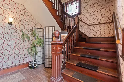 60 Esther St, Worcester, MA 01607 photo 5