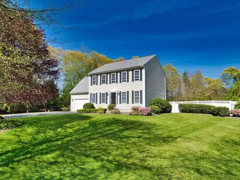 228 Old Westport Rd, Dartmouth, MA 02747