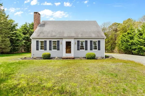 9 Raymond Way, Eastham, MA 02642