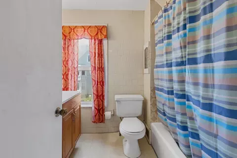 Bath - 20 Trinity Ave, Lynn, MA 01902 photo 1 of 2