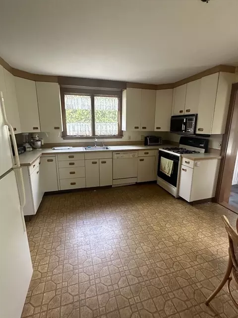 36 Coulton Park, Needham, MA 02492 photo 9