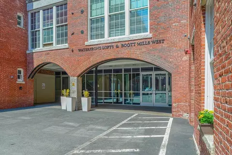 130 John St #342, Lowell, MA 01852