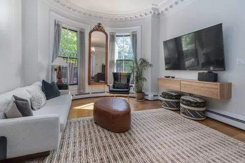 104 Pembroke St #3, Boston, MA 02118