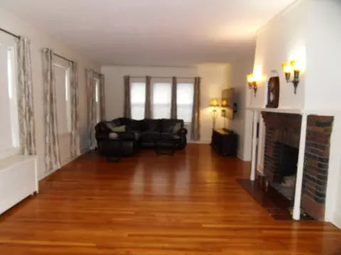 Living - 28 S Flagg St, Worcester, MA 01602 photo 2 of 5