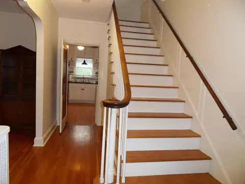 Entry Way - 28 S Flagg St, Worcester, MA 01602 photo 2 of 2