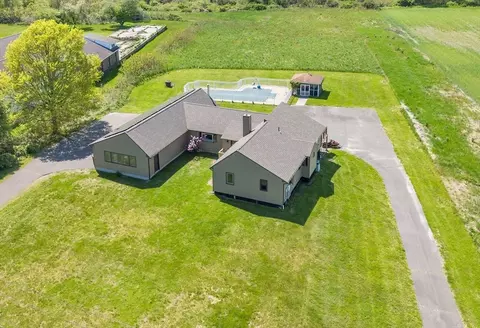 8 Cronin Hill Rd, Hatfield, MA 01038
