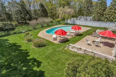 Exterior - 16 Grandview Rd, Danvers, MA 01923 photo 6 of 8