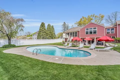 Exterior - 16 Grandview Rd, Danvers, MA 01923 photo 4 of 8