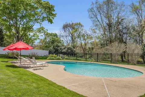 Exterior - 16 Grandview Rd, Danvers, MA 01923 photo 5 of 8
