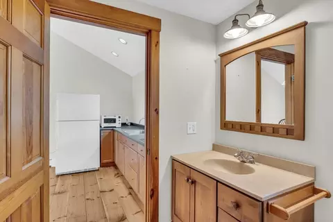 Bath - 16 Grandview Rd, Danvers, MA 01923 photo 5 of 5