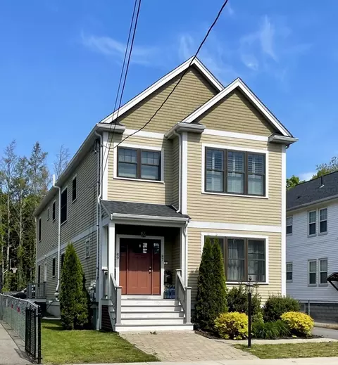 89 Sunnyside St #89, Hyde Park, MA 02136