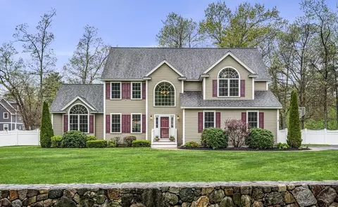 3 Fletcher Ln, Westford, MA 01886