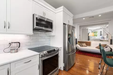 1010 Centre St #4, Jamaica Plain, MA 02130