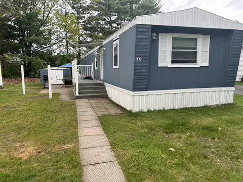 735 Memorial Dr #115, Chicopee, MA 01020