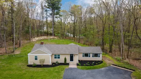 41 Campmeeting Rd, Topsfield, MA 01983