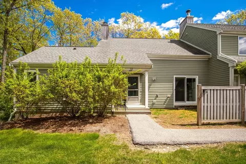 12 Fifer Ln #12, Lexington, MA 02420