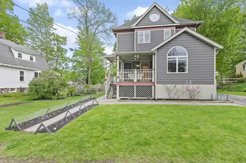 6 Highland Ave, Wakefield, MA 01880