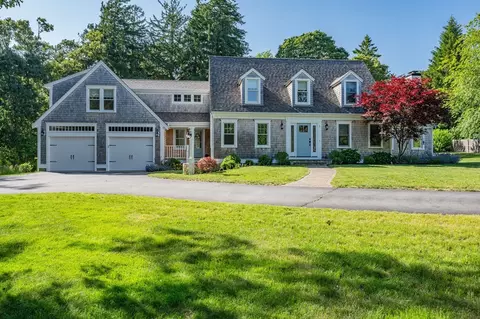 1 Beach Plum Cir, Sandwich, MA 02537