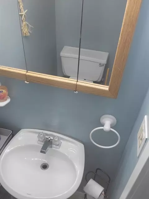 Bath - 2220 Pendleton Ave #6227 B, Chicopee, MA 01022 photo 2 of 5
