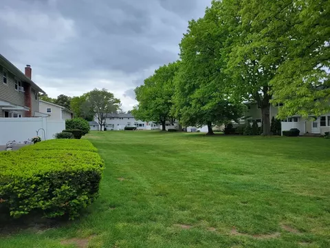 Exterior - 2220 Pendleton Ave #6227 B, Chicopee, MA 01022 photo 2 of 2