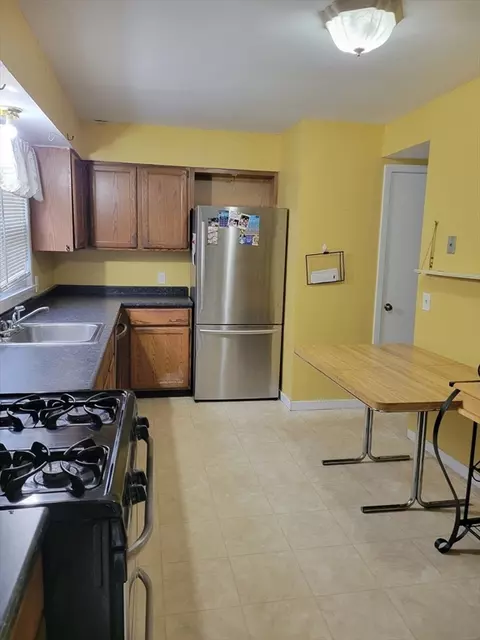 Kitchen - 2220 Pendleton Ave #6227 B, Chicopee, MA 01022 photo 3 of 3
