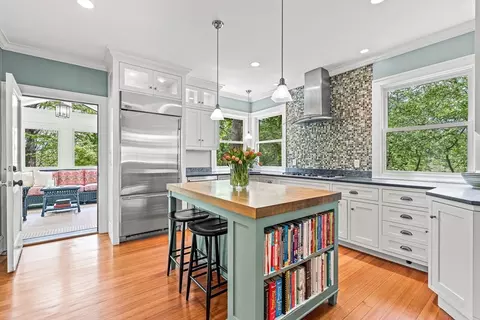 95 Crest Rd, Wellesley, MA 02482 photo 8