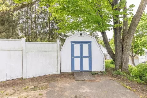 25 Lively Ln, Springfield, MA 01109 photo 37