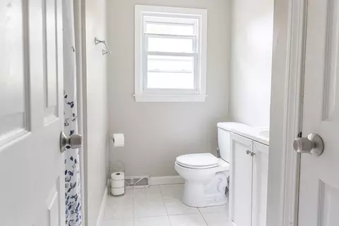25 Lively Ln, Springfield, MA 01109 photo 13