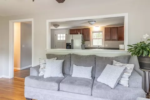 25 Lively Ln, Springfield, MA 01109 photo 10