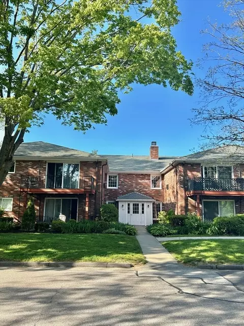 40 Fountain Ln #3, Weymouth, MA 02190