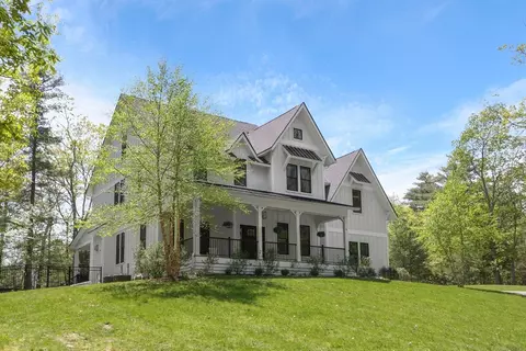 8 Rockwood Rd, Natick, MA 01760