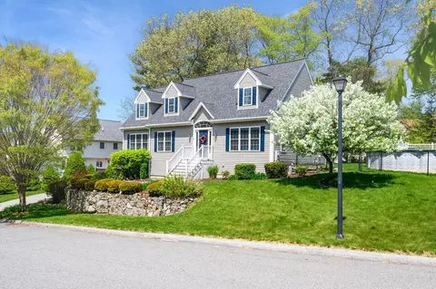6 Piper Gln, Haverhill, MA 01832