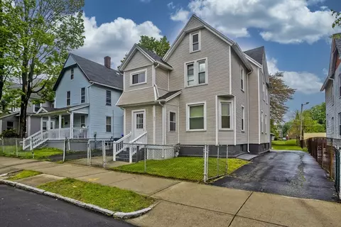 33 Lexington St, Springfield, MA 01107