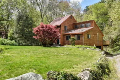81 Howe St, Ashland, MA 01721
