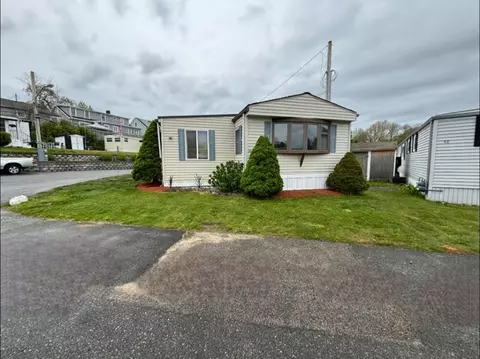 56 Dots Ln, Buzzards Bay, MA 02532 photo 3